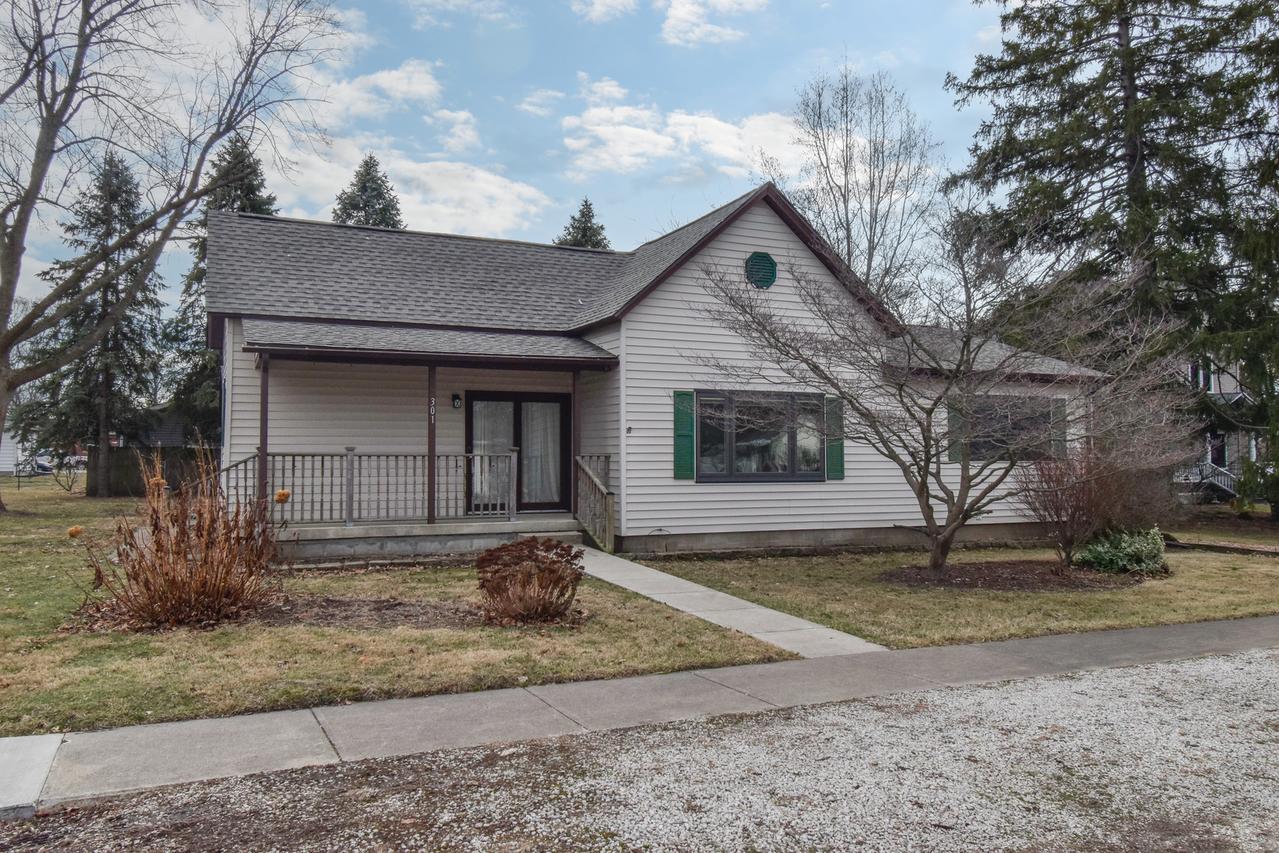 301 E Douglas St., St. Joseph, IL 61873