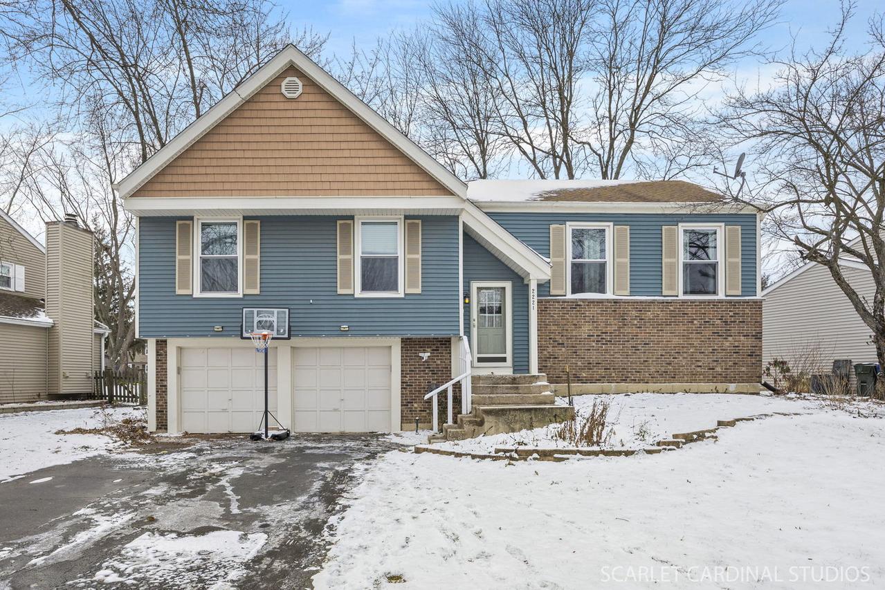 2221 Woodland Cir., Naperville, IL 60565