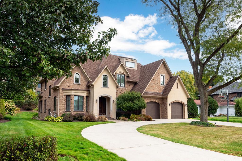 641 Lakeside Dr., Hinsdale, IL 60521