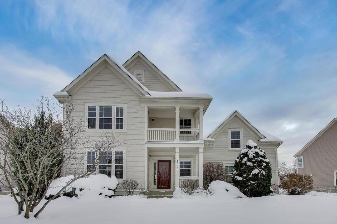 1325 Grantham Dr., Schaumburg, IL 60193