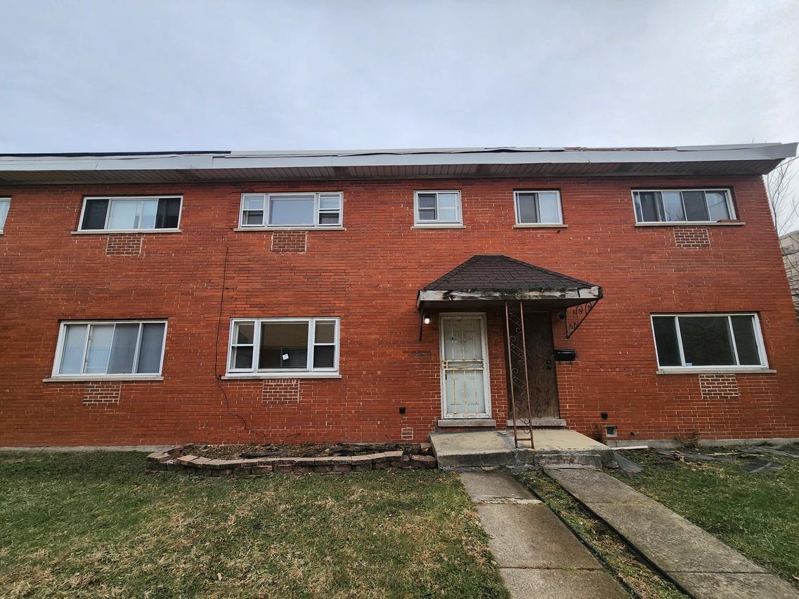 2211 171st St., Hazel Crest, IL 60429
