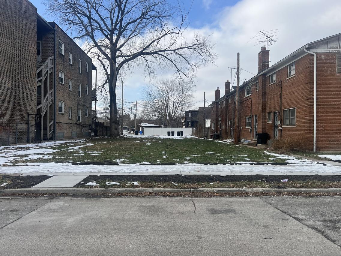 9044 S Dauphin Ave., Chicago, IL 60619