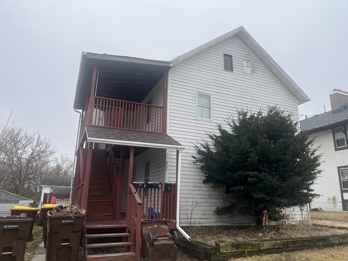 609 W Pleasant St., Freeport, IL 61032