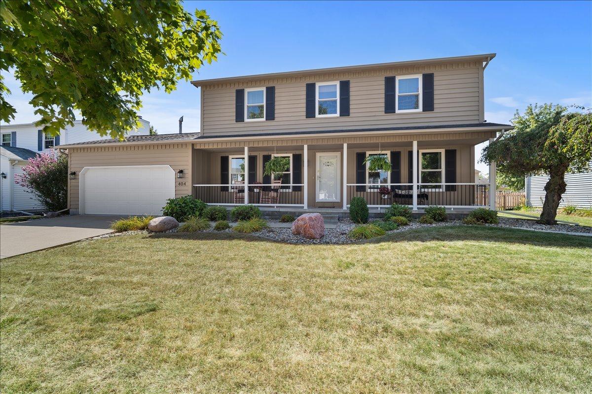 404 Lake Shore Cir., Bloomington, IL 61704