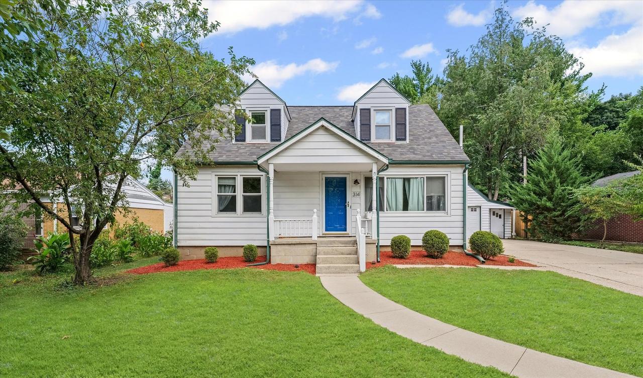314 Elmwood Dr., Champaign, IL 61821