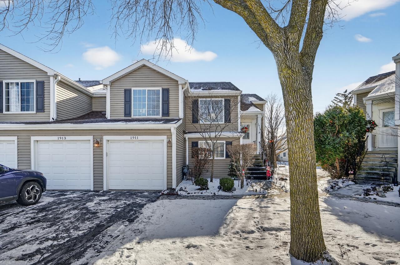 1913 Windsong Dr. #284, Schaumburg, IL 60194