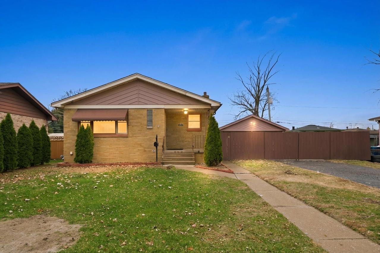 866 Greenbay Ave., Calumet City, IL 60409