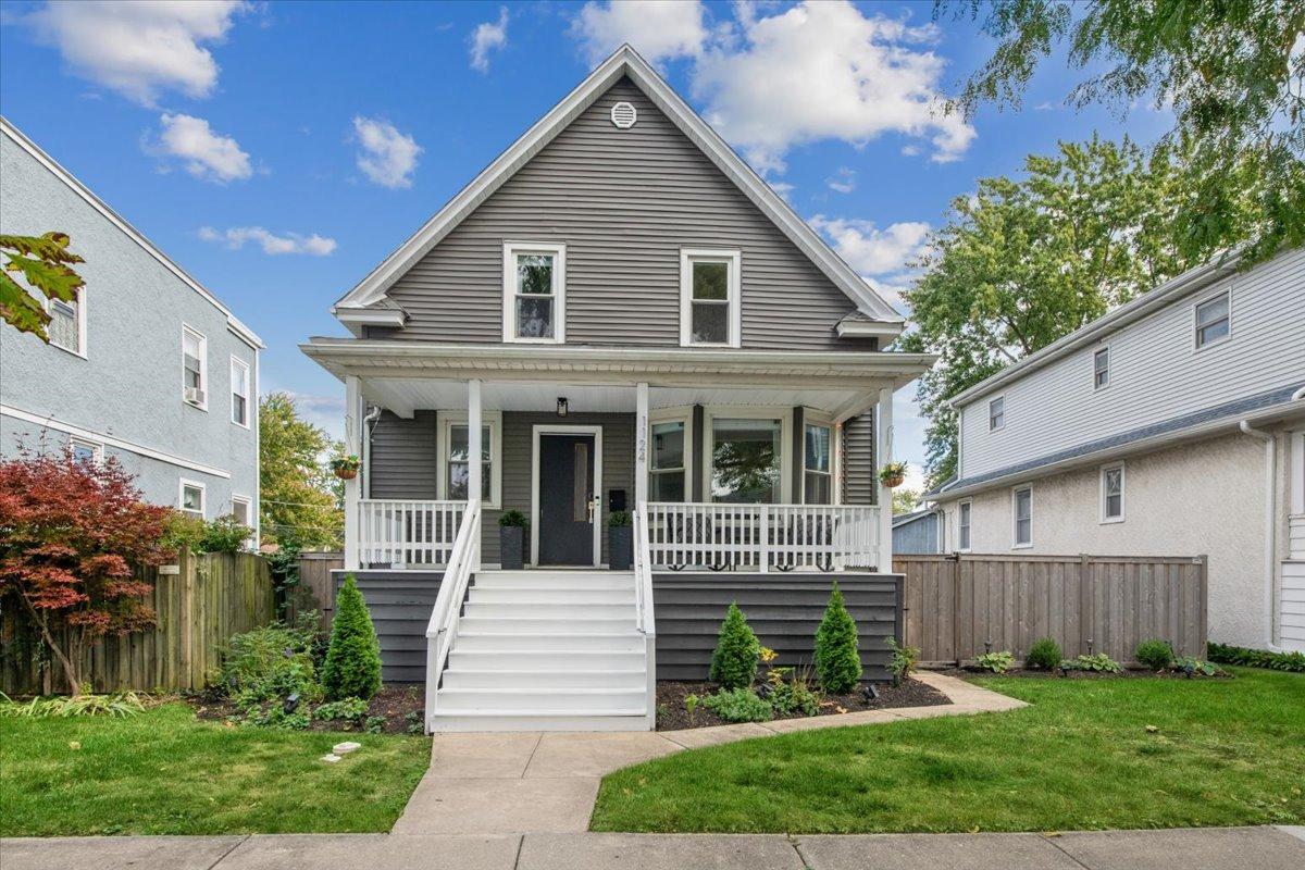 1124 Lathrop Ave., Forest Park, IL 60130