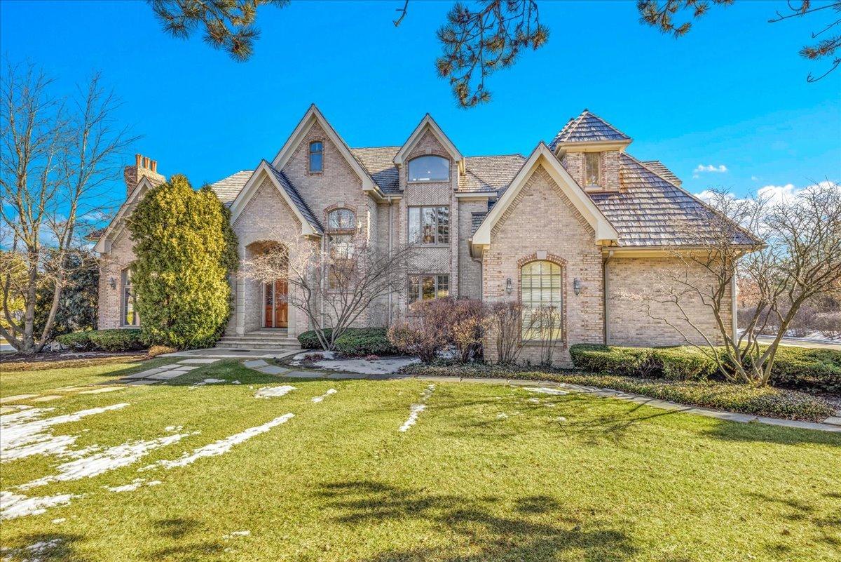 601 Ambriance Dr., Burr Ridge, IL 60527