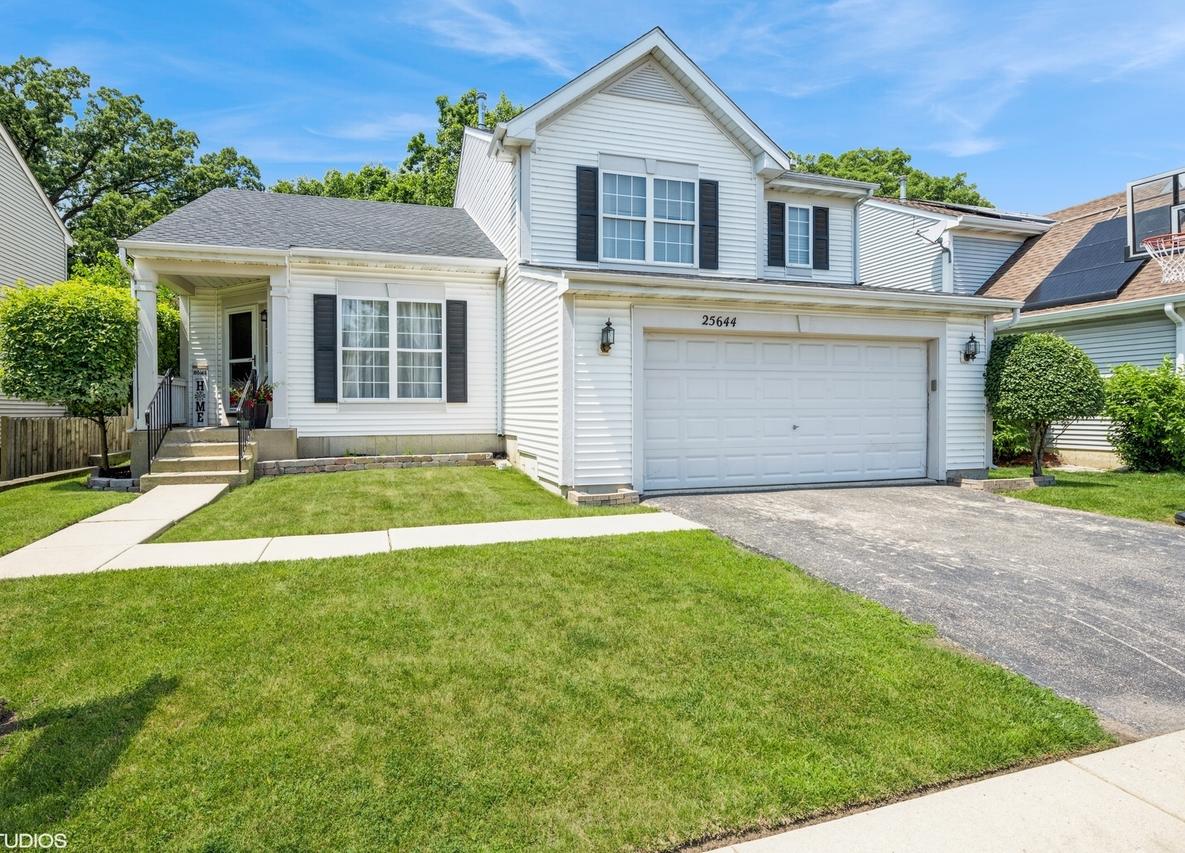 25644 W Brooks Farm Rd., Round Lake, IL 60073