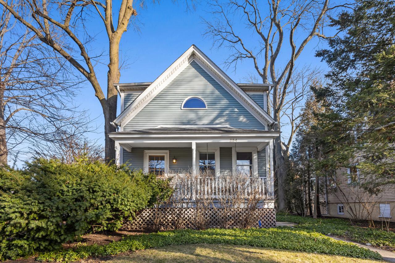 234 Catalpa Pl., Wilmette, IL 60091