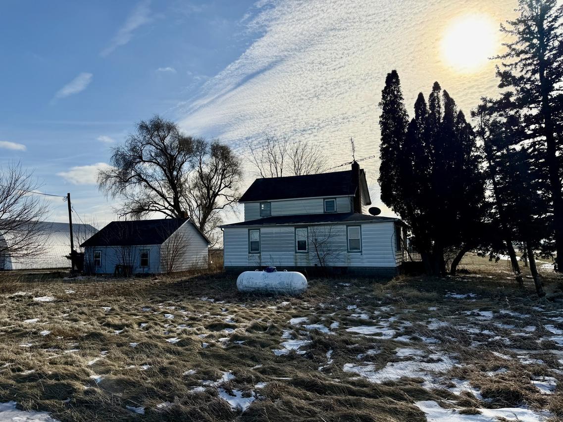 2503 Herman Rd., Ashton, IL 61006