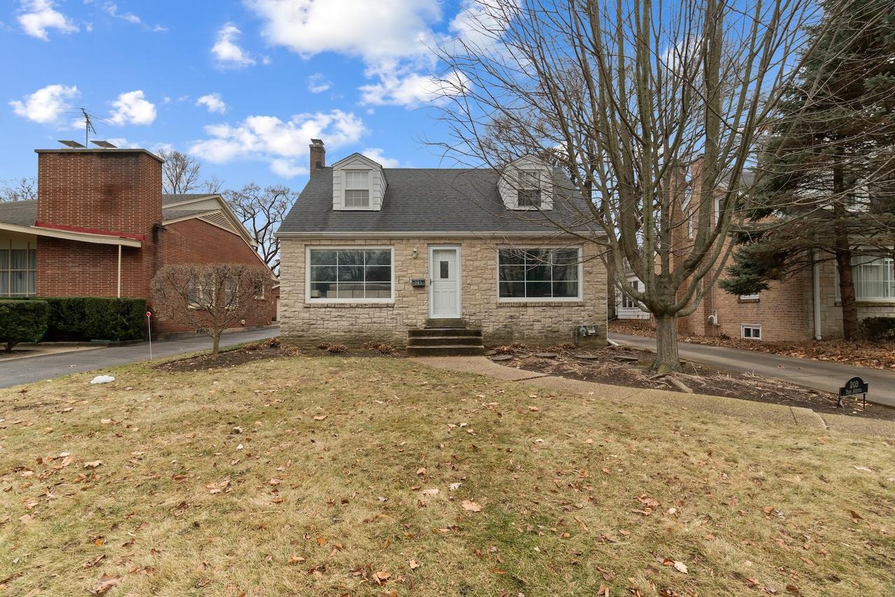 203 Park Ave., Lake Forest, IL 60045