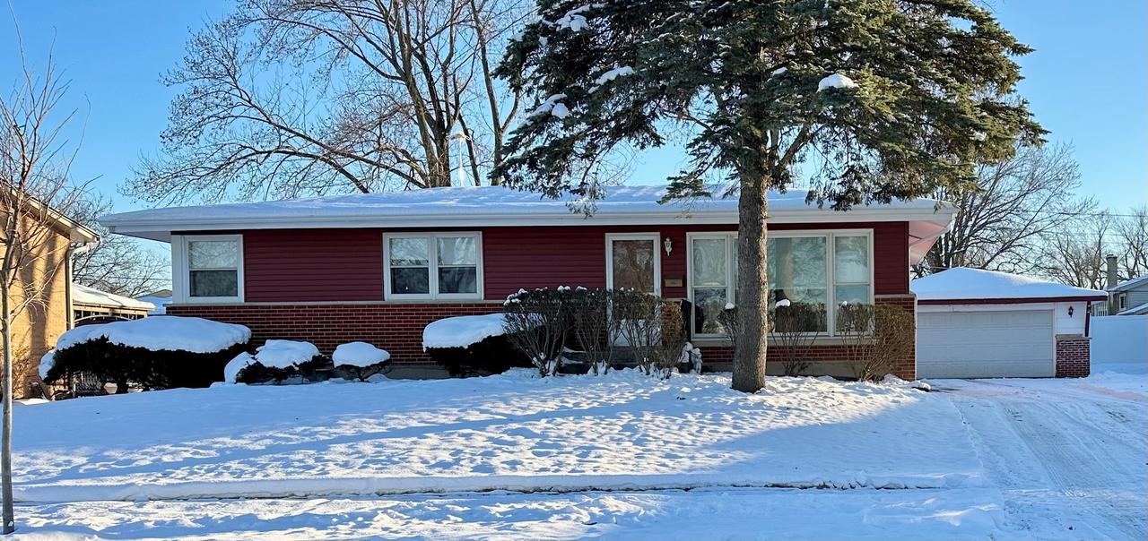 803 E Cedar Ln., Mount Prospect, IL 60056