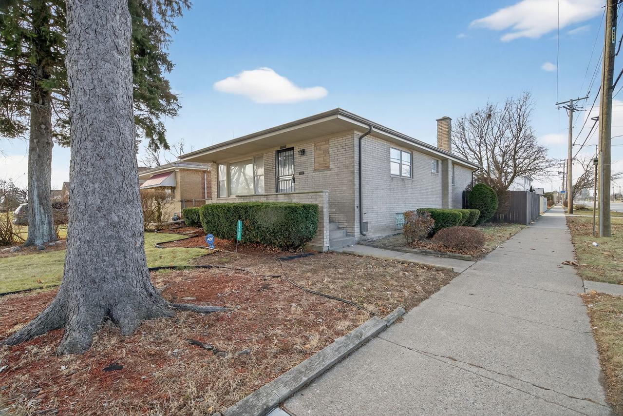 15400 Ingleside Ave., Dolton, IL 60419