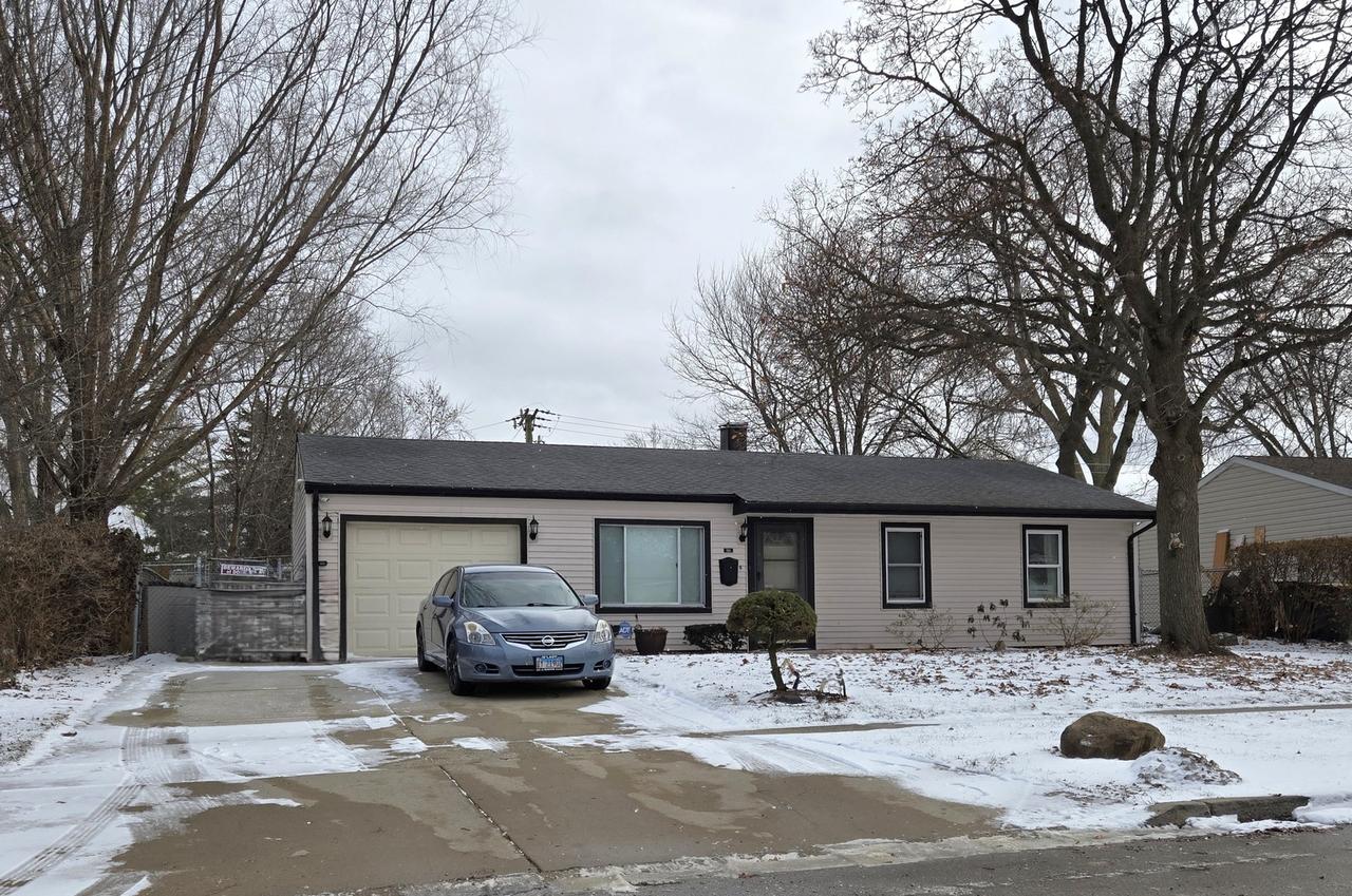 725 Russet Ln., Streamwood, IL 60107