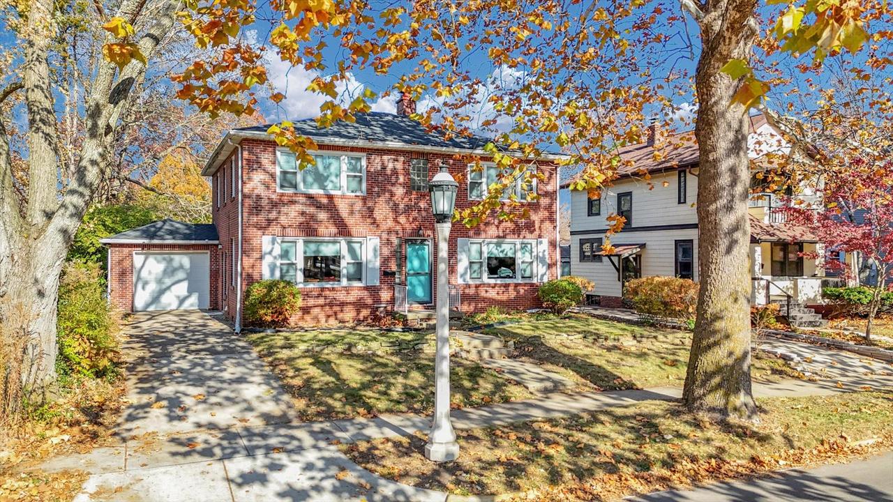 206 W Florida Ave., Urbana, IL 61801