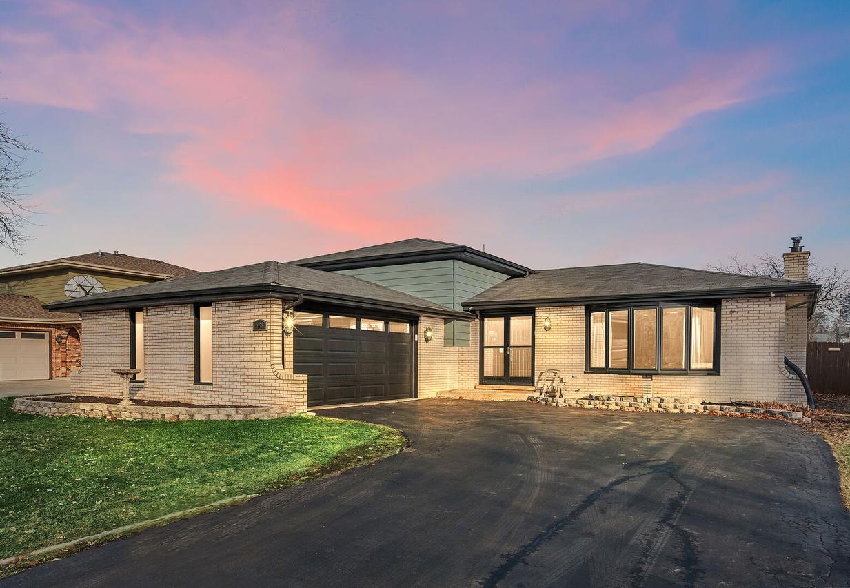 17759 Maple St., Lansing, IL 60438