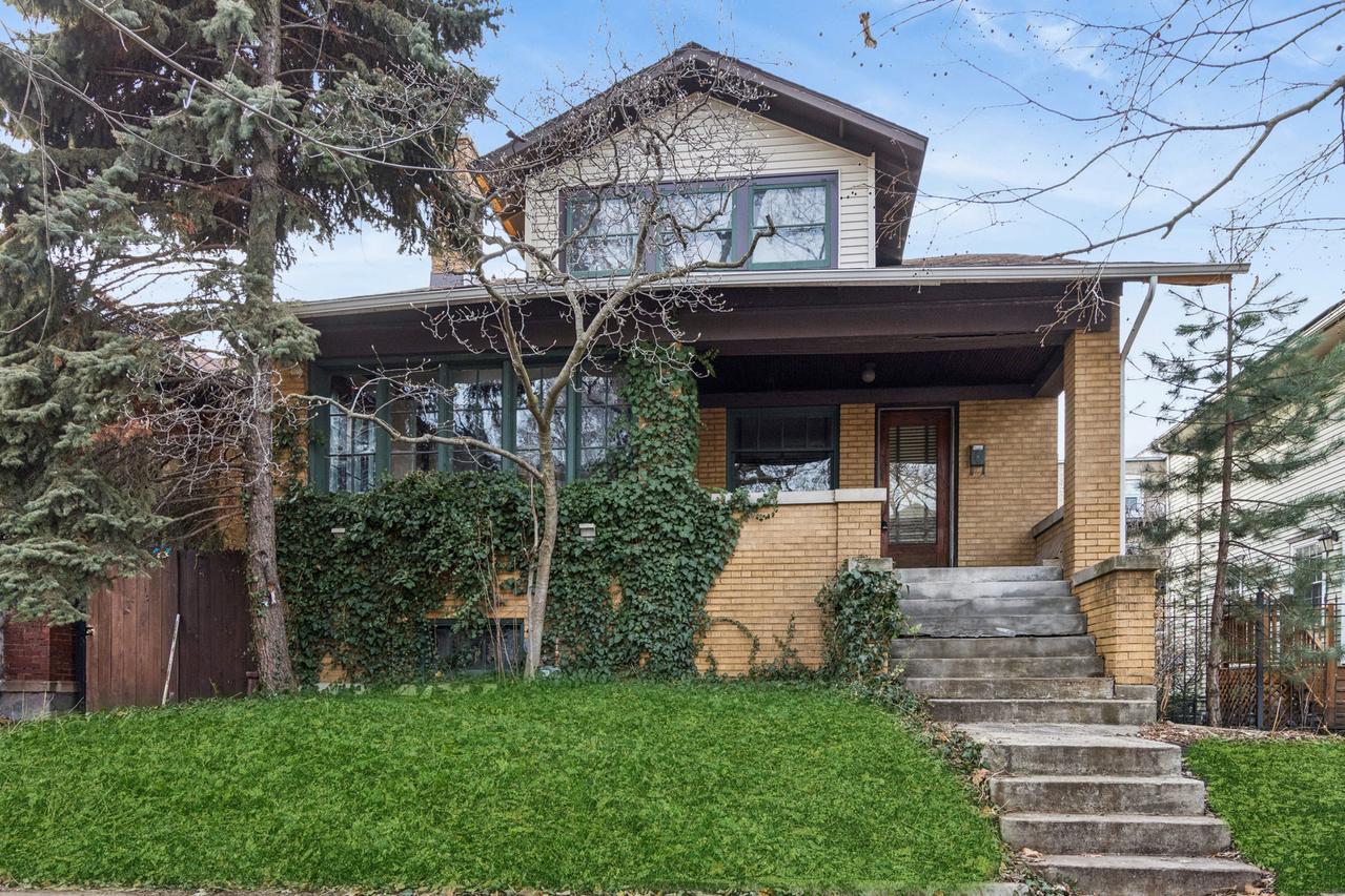 6714 N Ashland Ave., Chicago, IL 60626