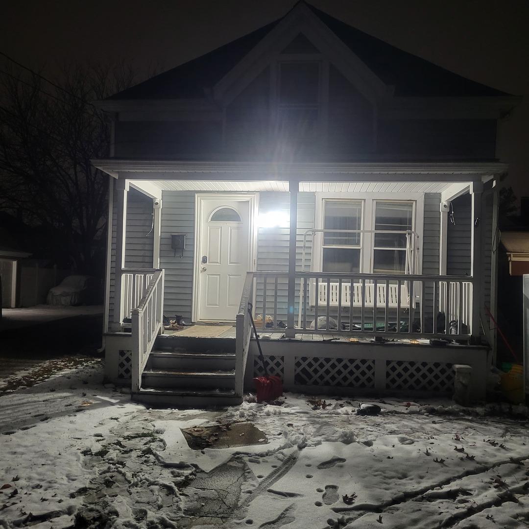 388 Evans Ave., Aurora, IL 60505