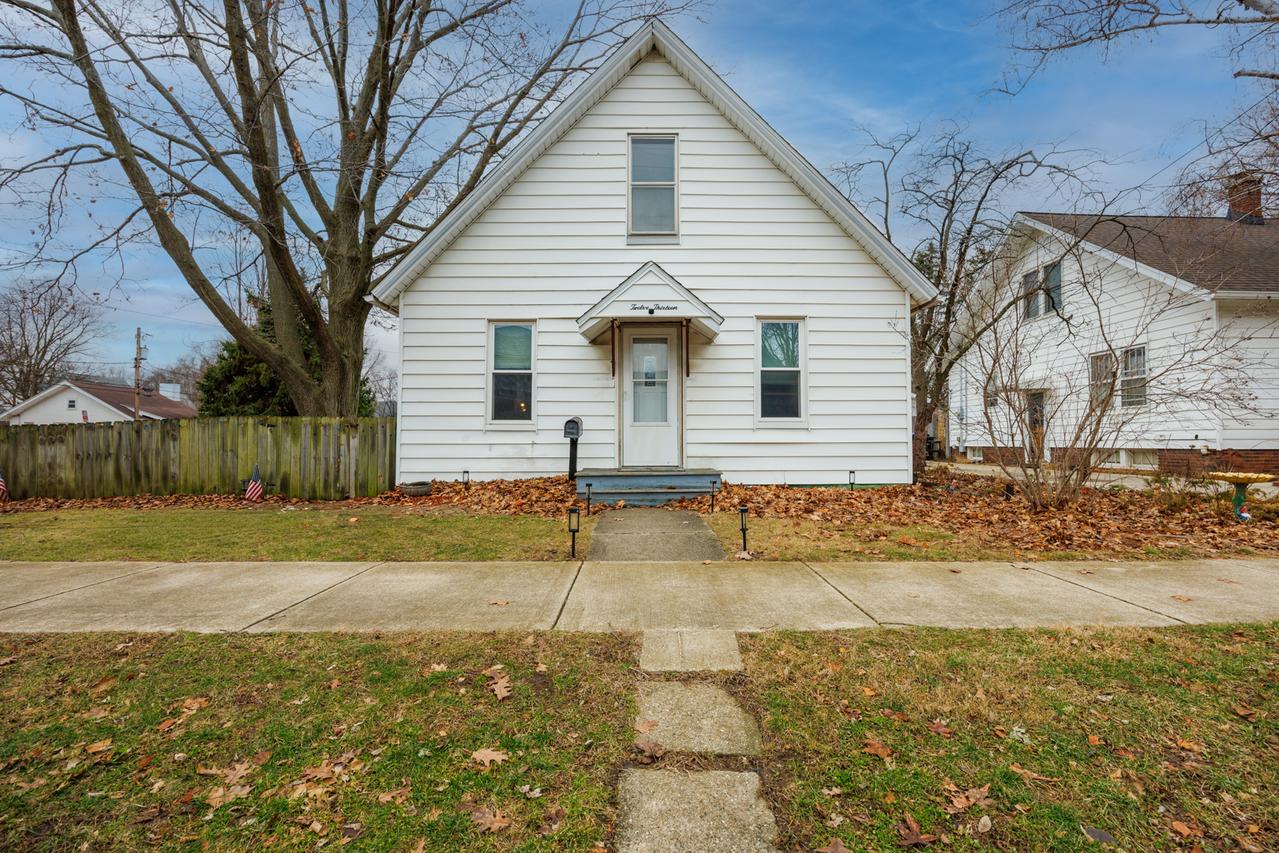 1213 S Madison St., Bloomington, IL 61701