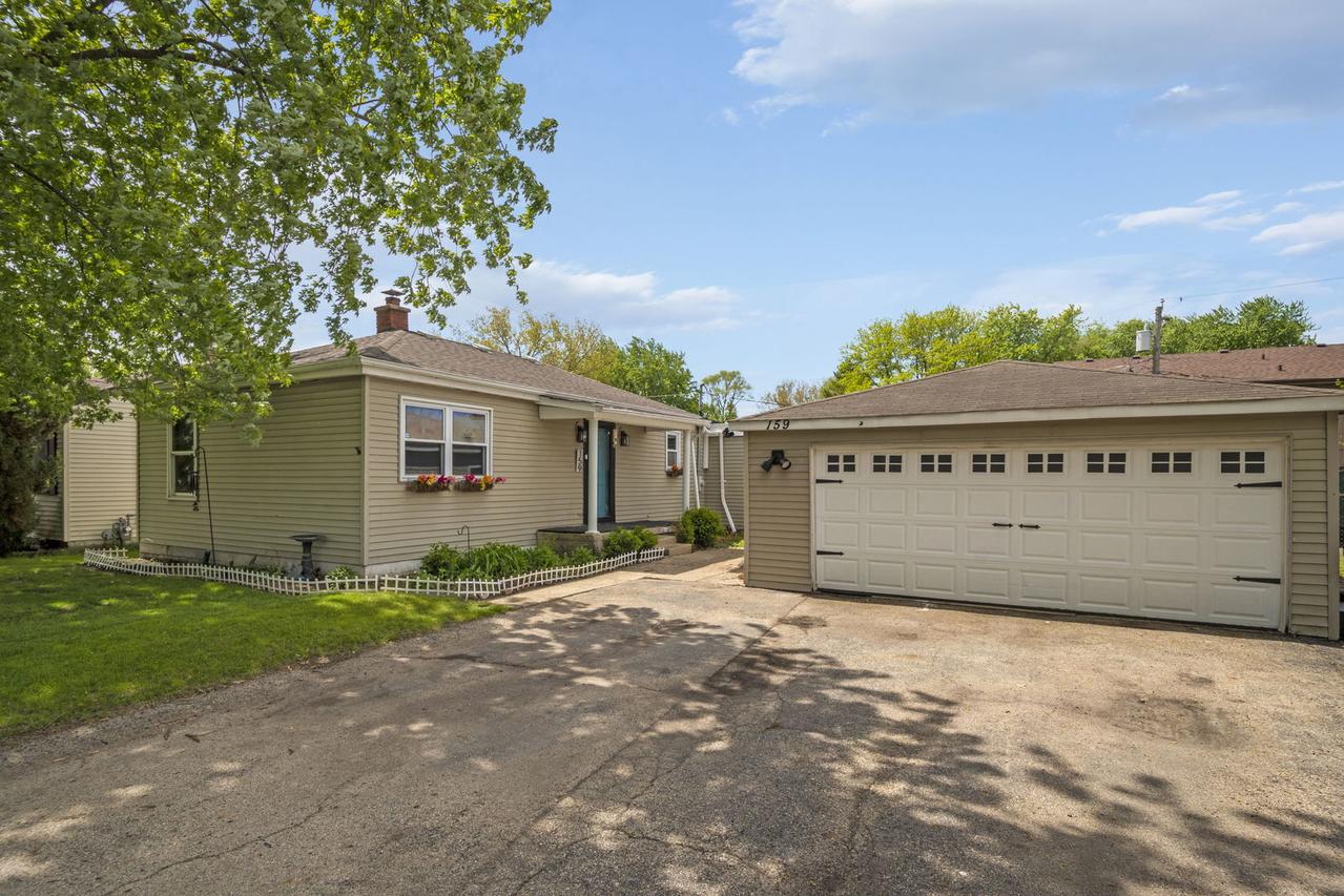 159 Josephine Ave., South Elgin, IL 60177