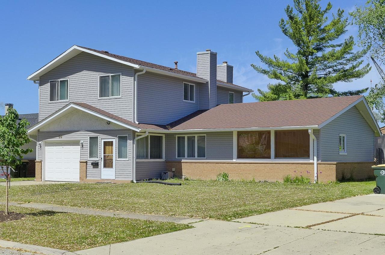 50 Ridgewood Rd., Elk Grove Village, IL 60007