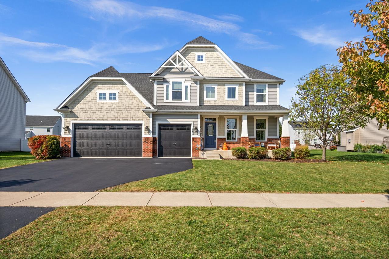 946 Glacial Falls Dr., Gilberts, IL 60136