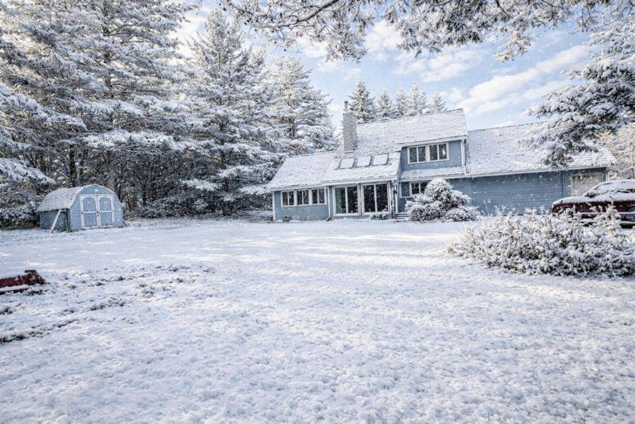 10905 Breezy Lawn Rd., Spring Grove, IL 60081