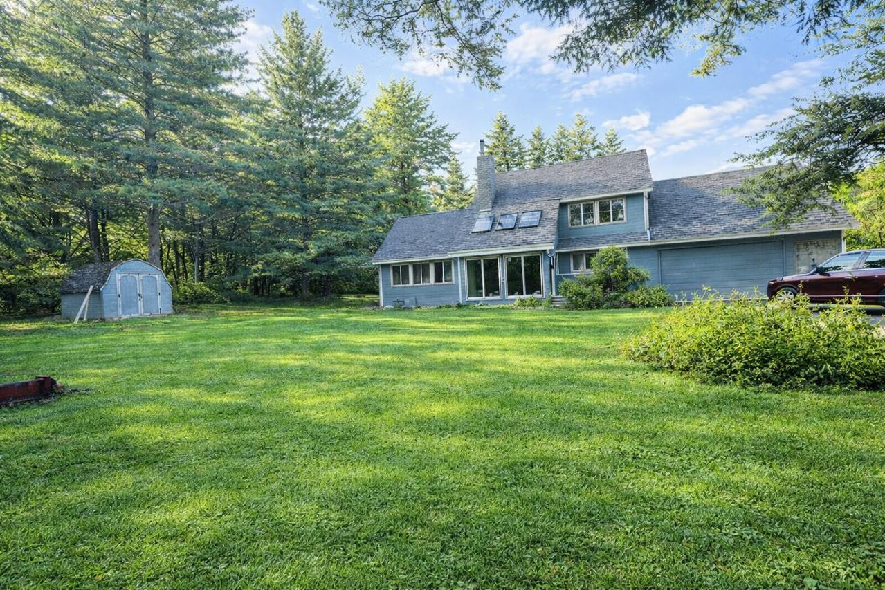 10905 Breezy Lawn Rd., Spring Grove, IL 60081