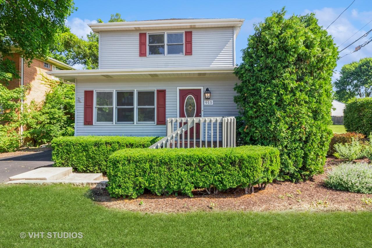 915 E Chicago Ave., Naperville, IL 60540