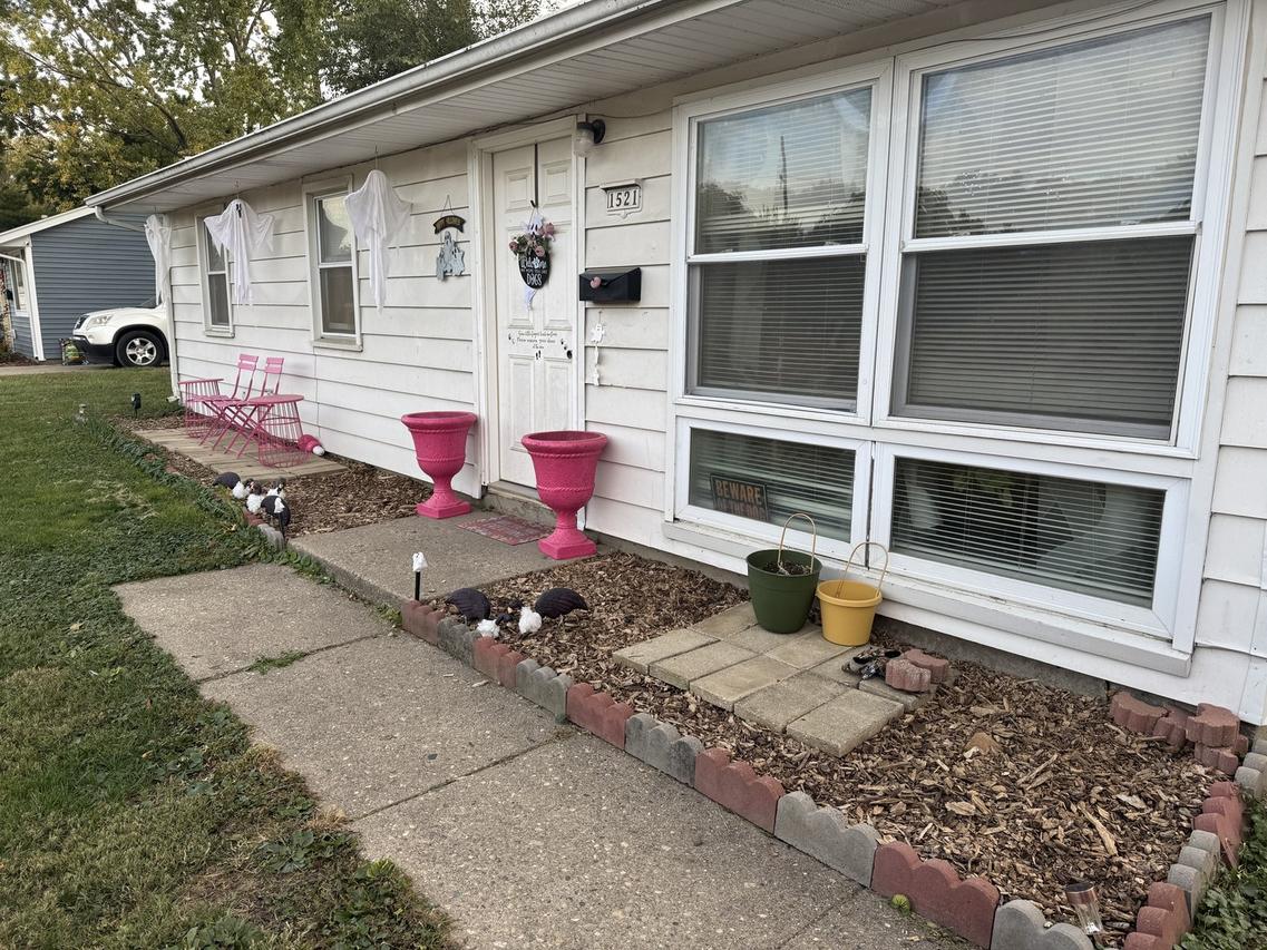 1521 Hedge Rd., Champaign, IL 61821