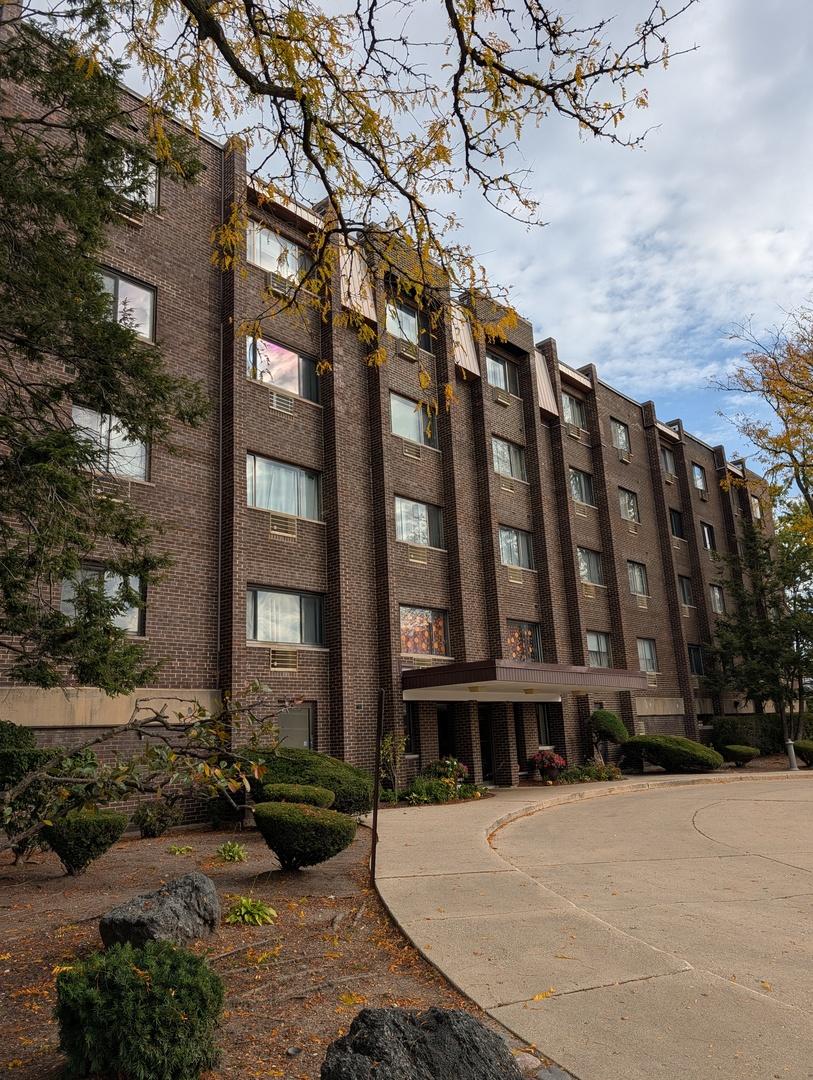 8444 W Wilson Ave. #407, Chicago, IL 60656