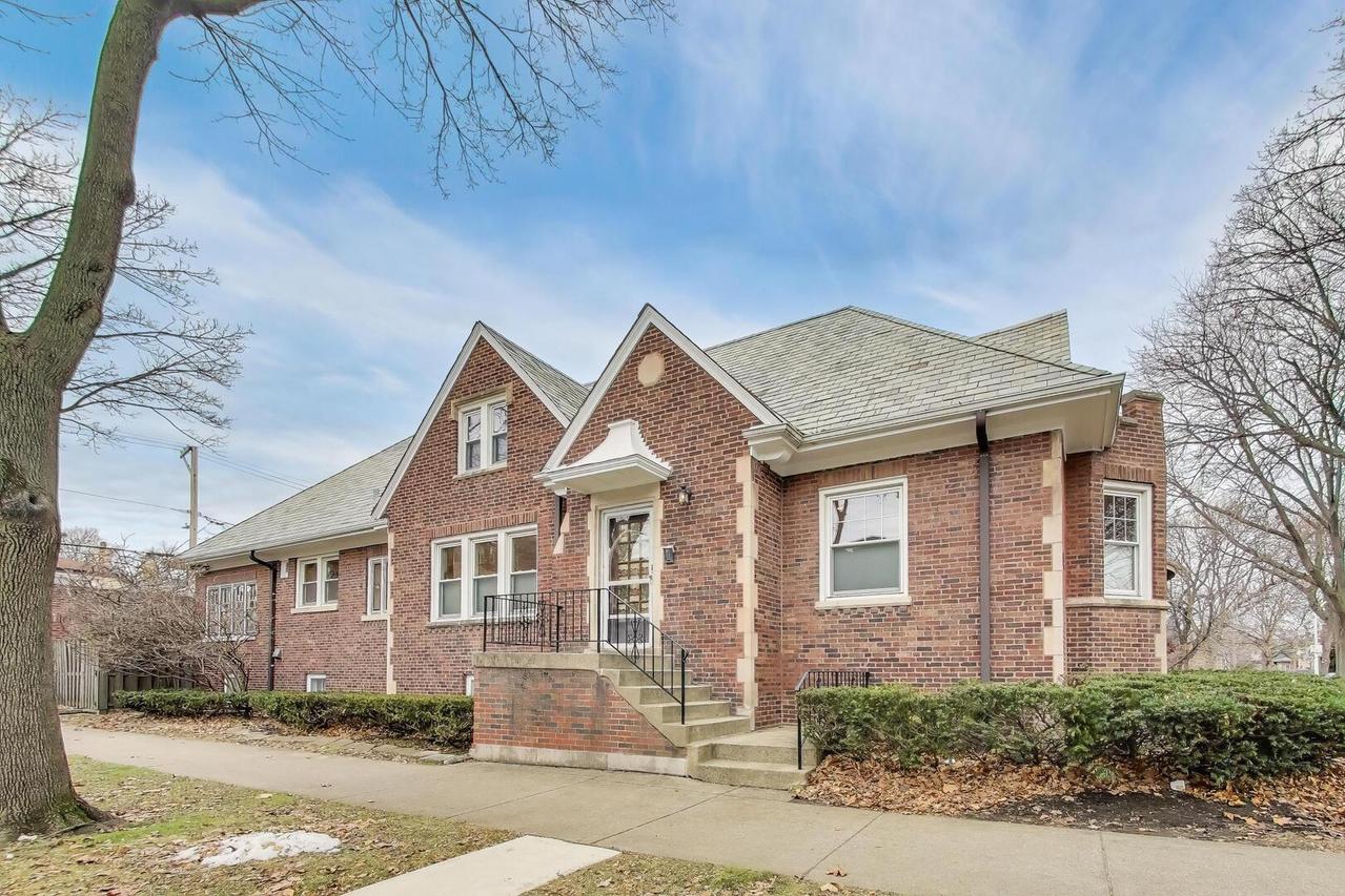 6500 N Talman Ave., Chicago, IL 60645