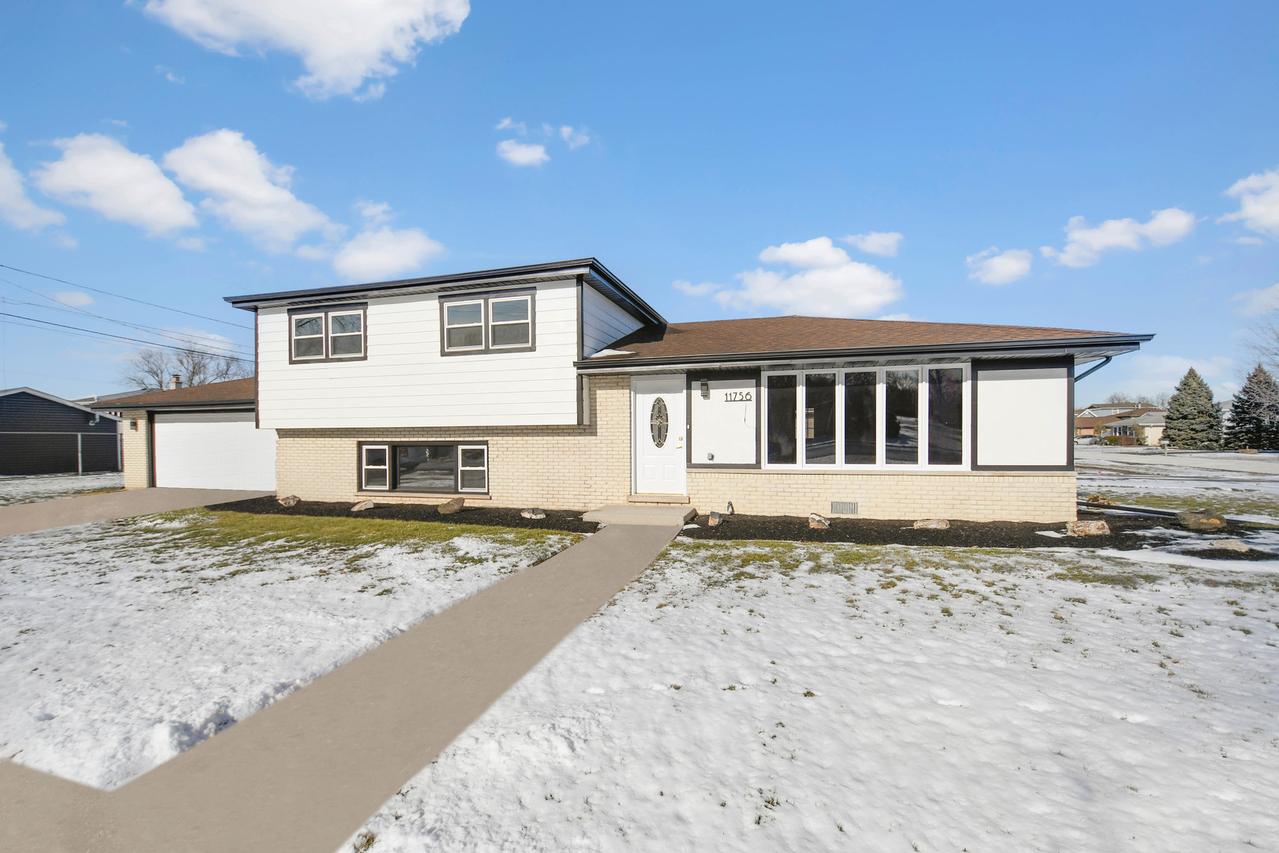 11756 S Leamington Ave., Alsip, IL 60803