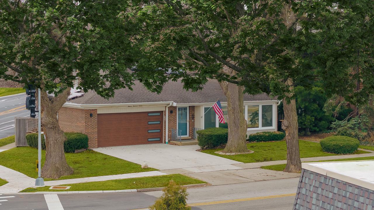 1100 Potter Rd., Park Ridge, IL 60068