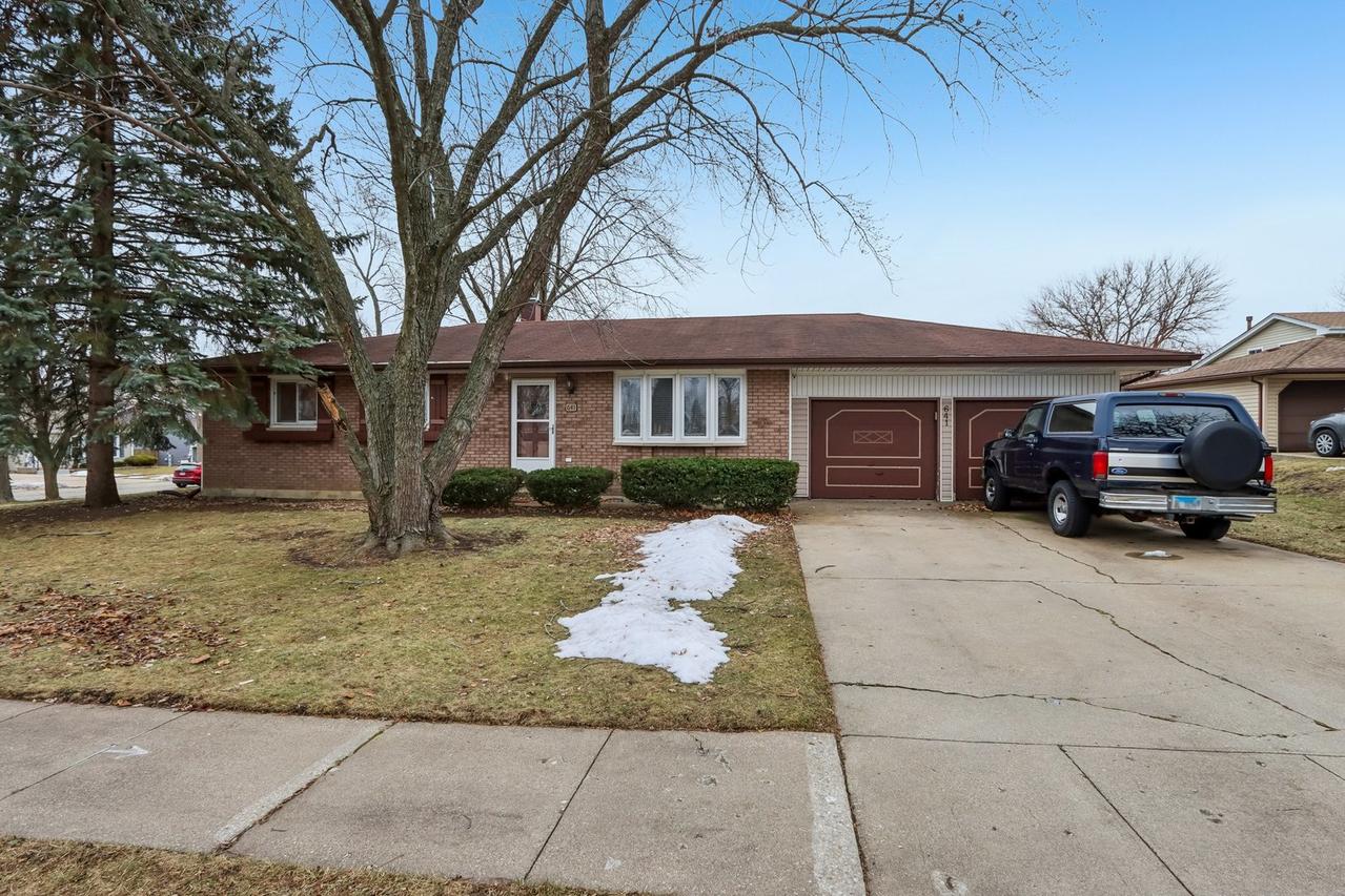 641 Winthrop Ave., Glendale Heights, IL 60139