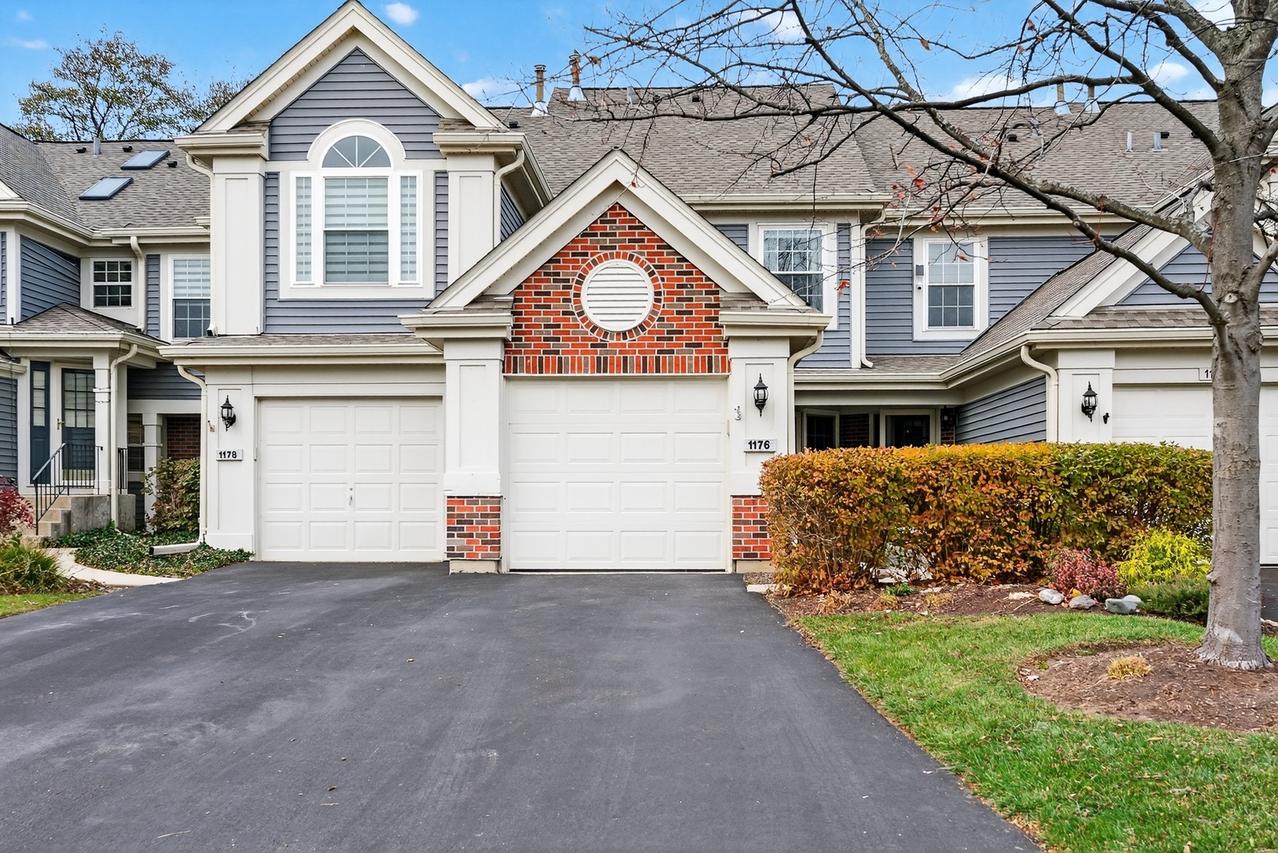 1176 Talbots Ln., Elk Grove Village, IL 60007