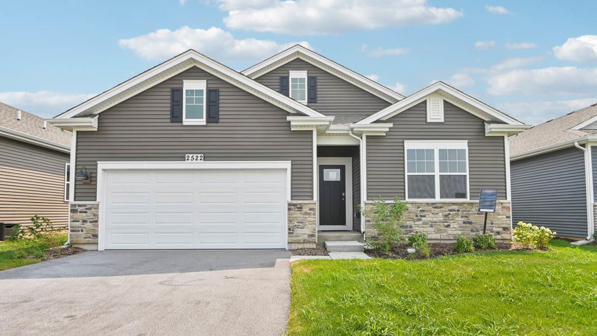 2522 Redwood Tr., Wonder Lake, IL 60097
