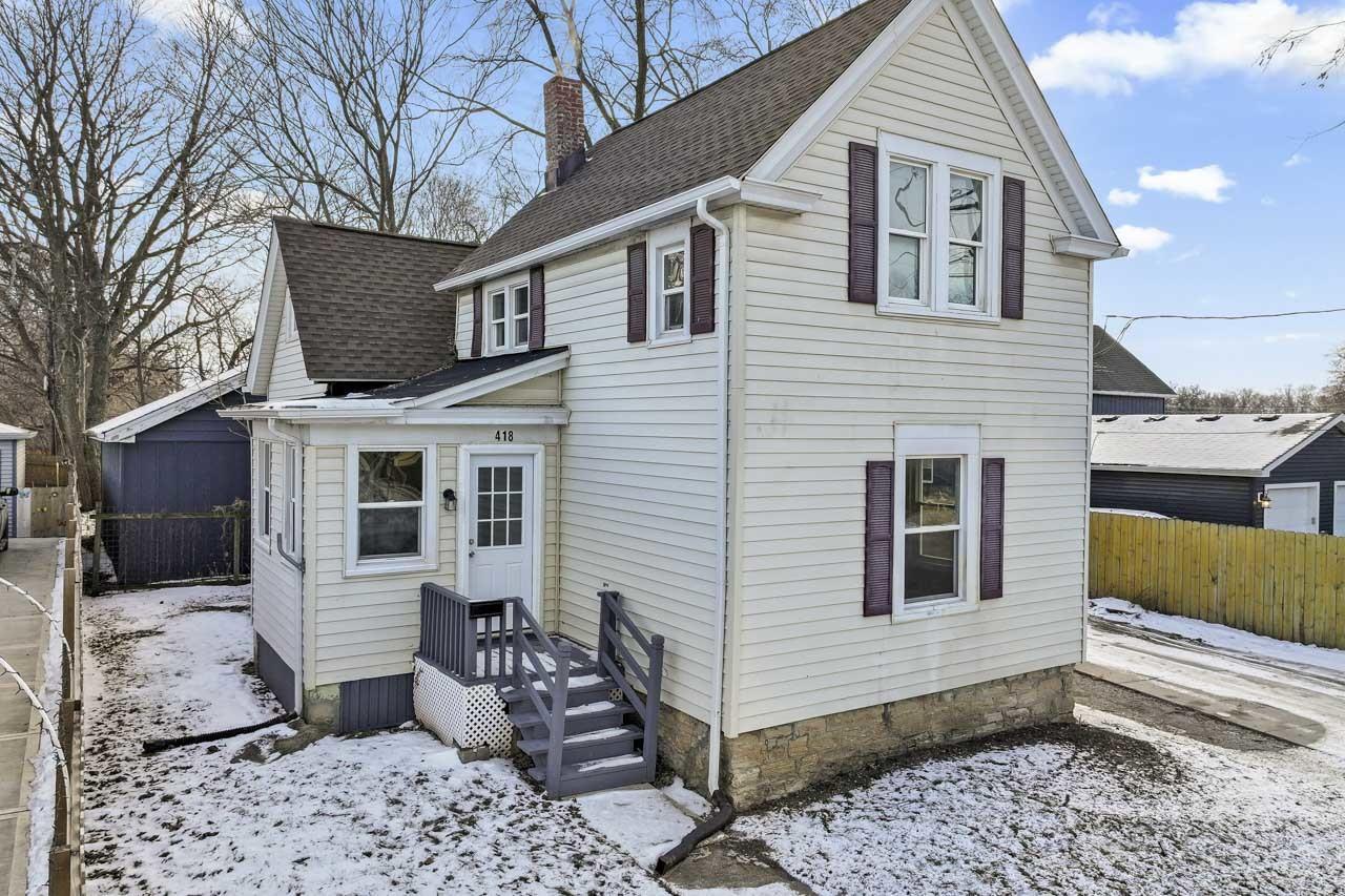 418 W Illinois Ave., Aurora, IL 60506