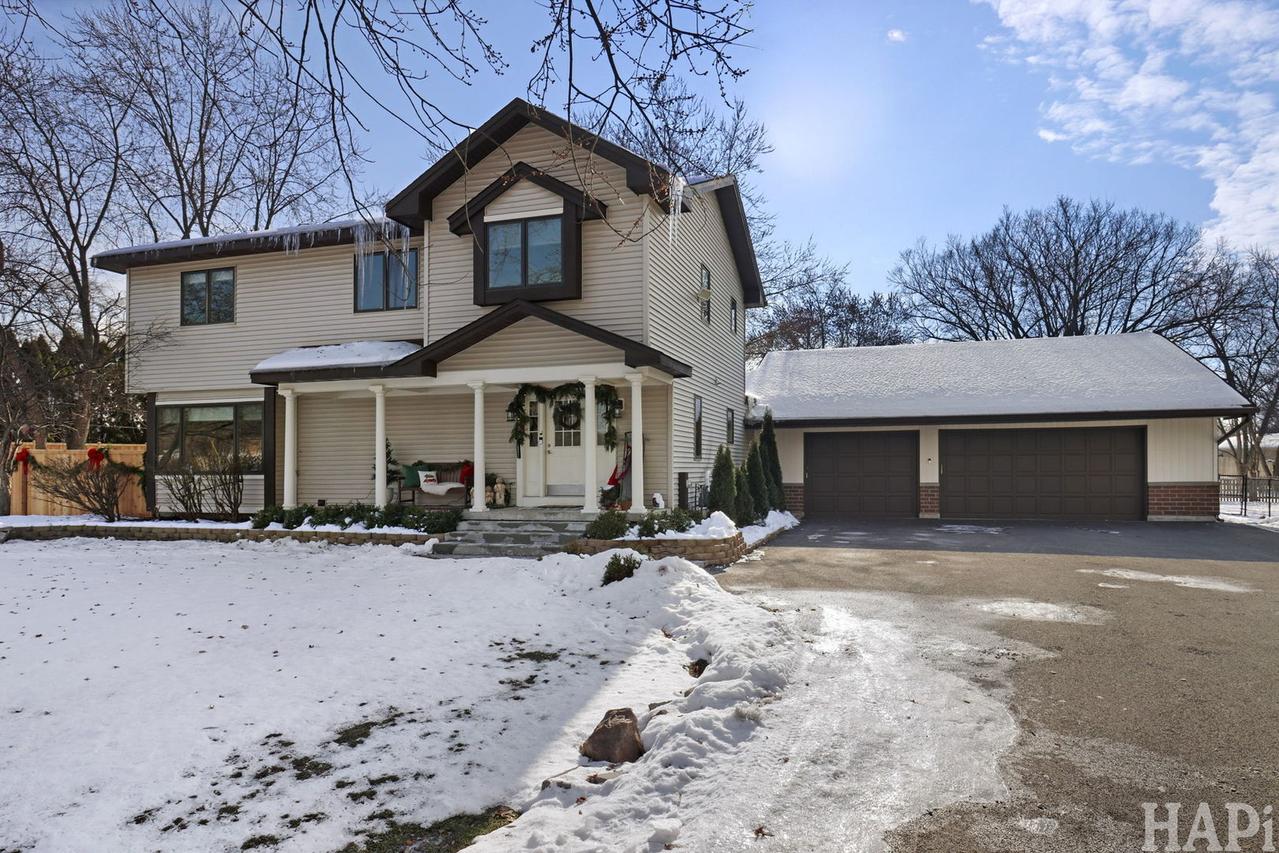 15043 W Buckley Rd., Libertyville, IL 60048