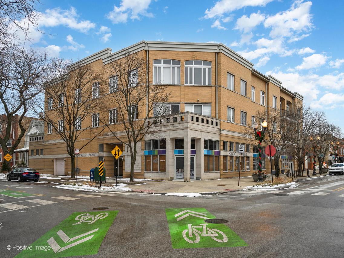 2555 W Leland Ave. #204, Chicago, IL 60625