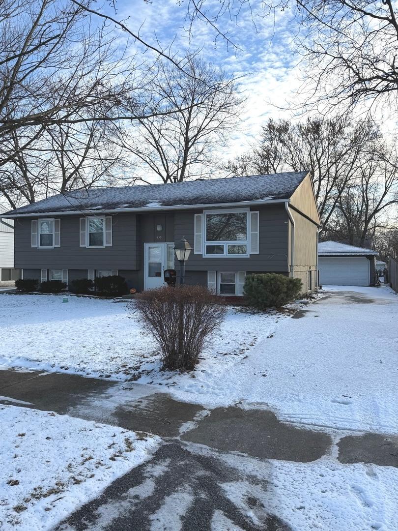 450 E Mulberry Ct., Glenwood, IL 60425