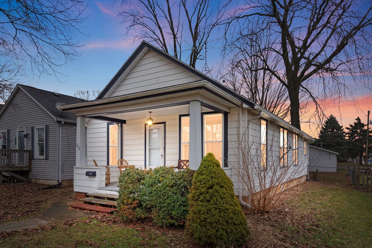 252 S Oak St., Manteno, IL 60950