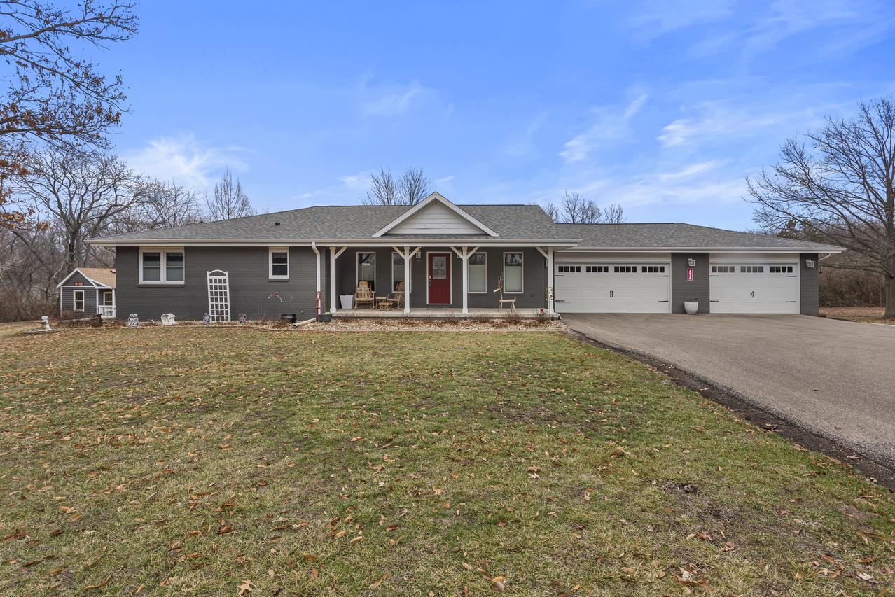 401A County Road 2500 Rd., Mahomet, IL 61853