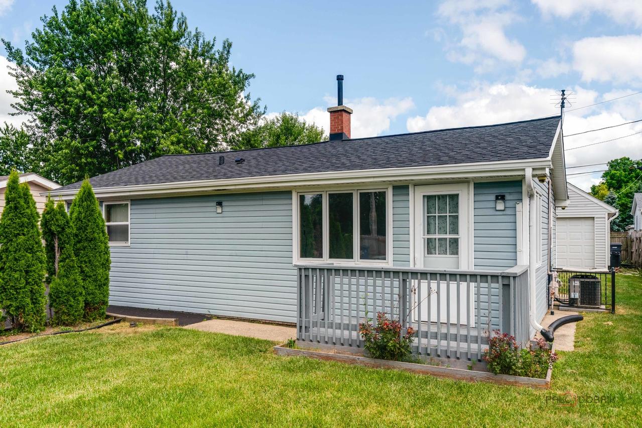 3112 16th St., North Chicago, IL 60064
