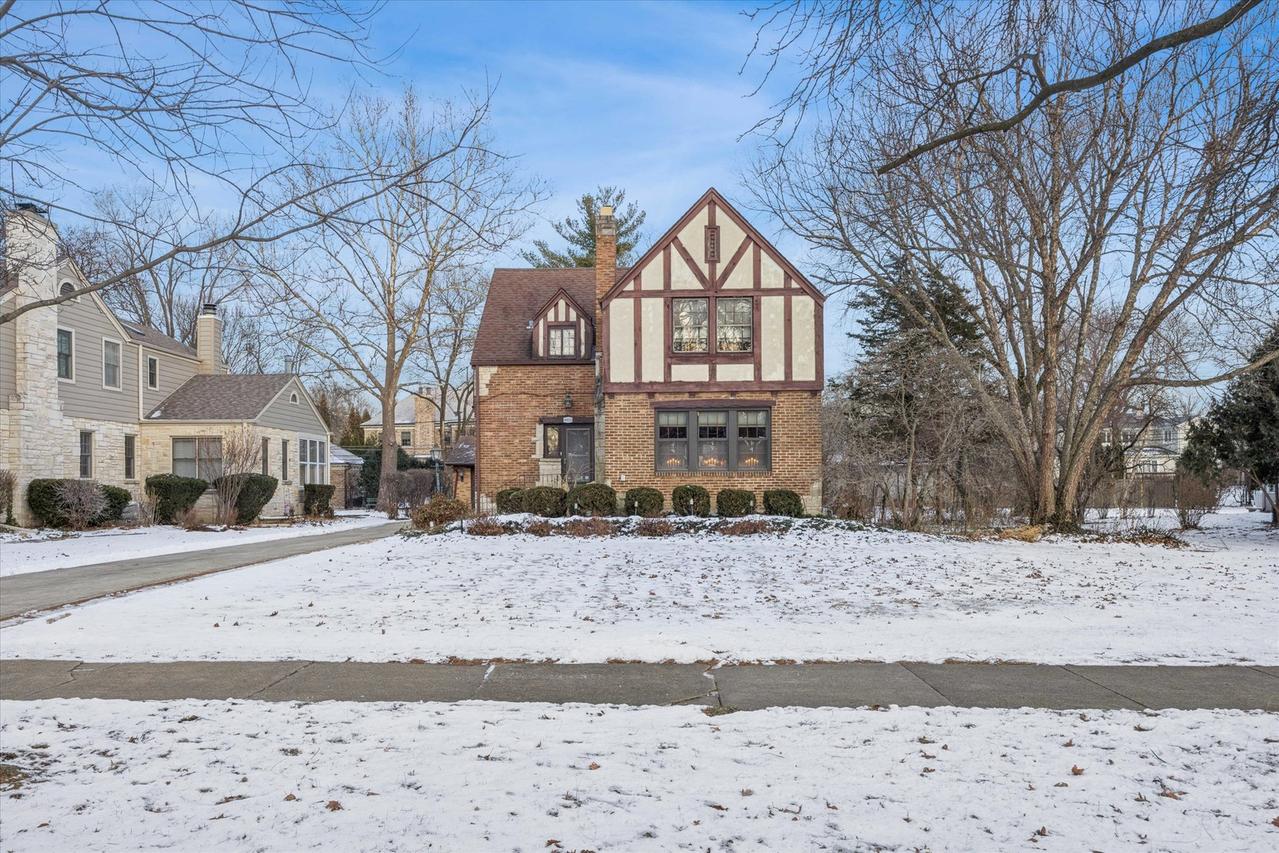 4925 Grand Ave., Western Springs, IL 60558