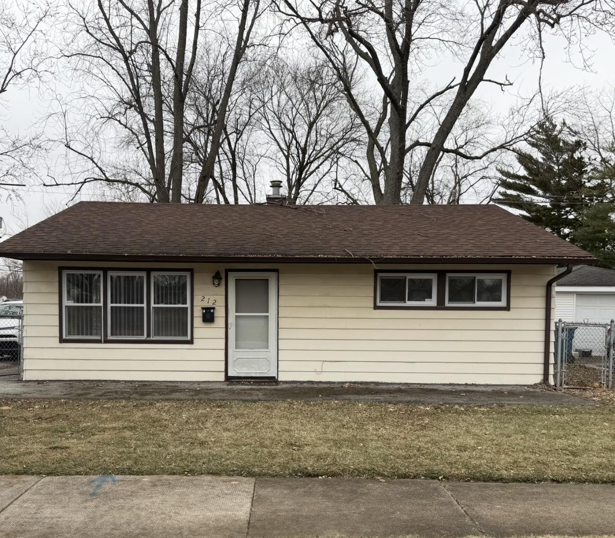 212 Durham Dr., Steger, IL 60475