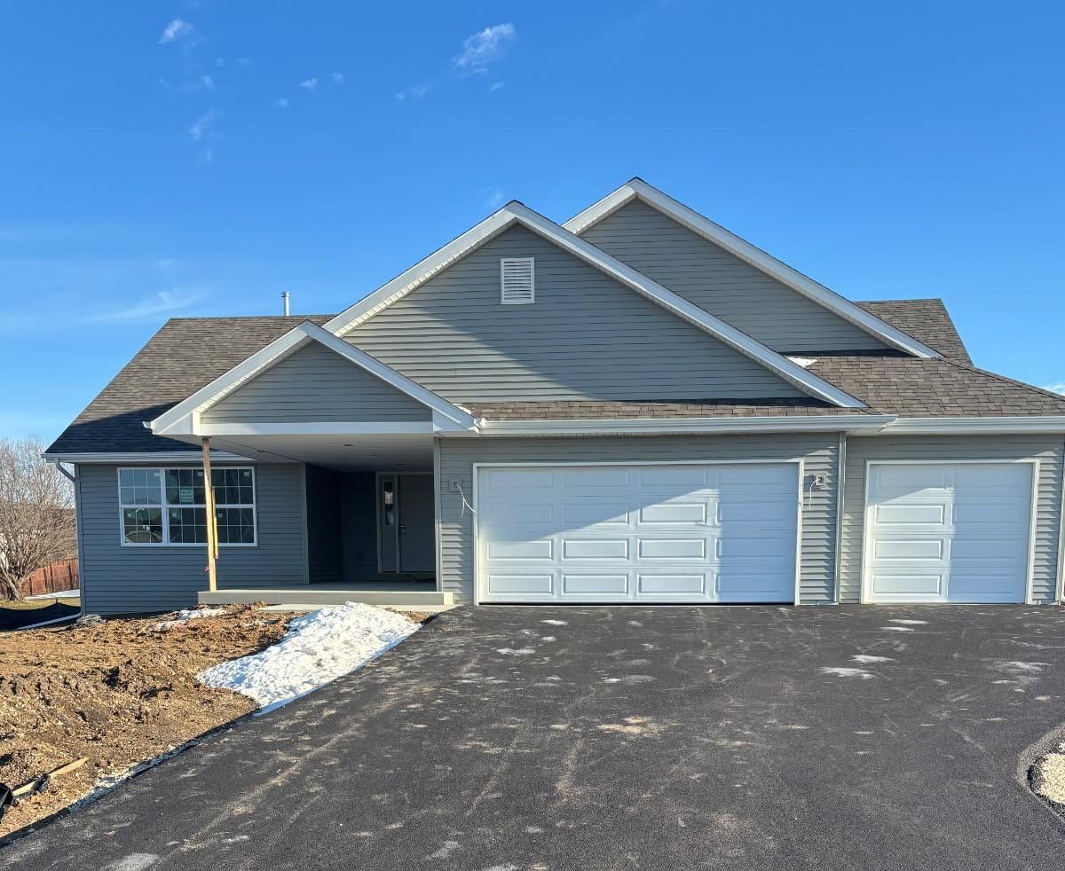 1111 Frosty Morning Dr., Davis Junction, IL 61020