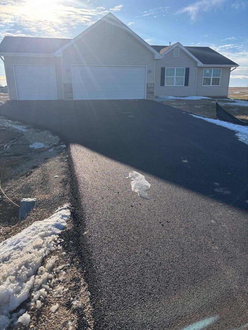 210 Autumnwood Ln., Davis Junction, IL 61020